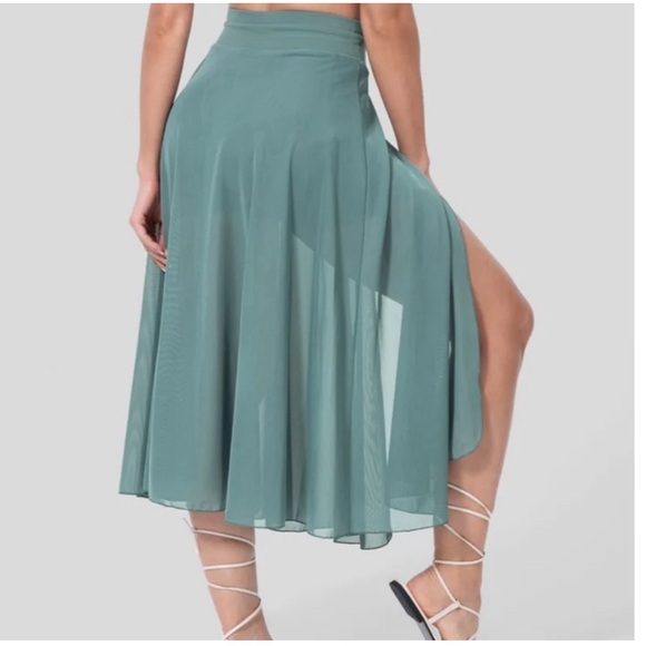 MIDI skirt (Price to purchase both skirts in this listing) - Picture 4 of 9